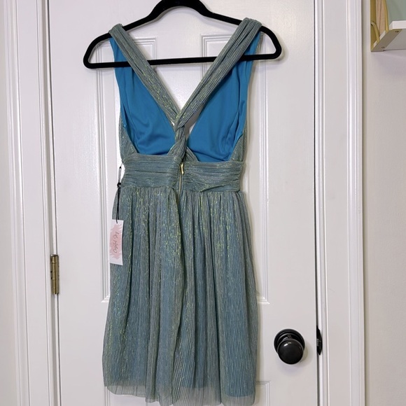 Elegant Blue and Green shimmer A-line Mini Dress with Plunge Neckline - Picture 5 of 11